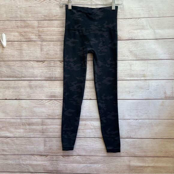 SPANX CAMOUFLAGE LEGGINGS‎ - Picture 1 of 6